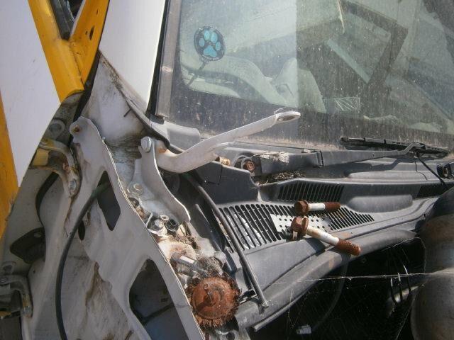 Решетка под лобовое стекло Тойота Хайлюкс Сурф в Ейске 29488